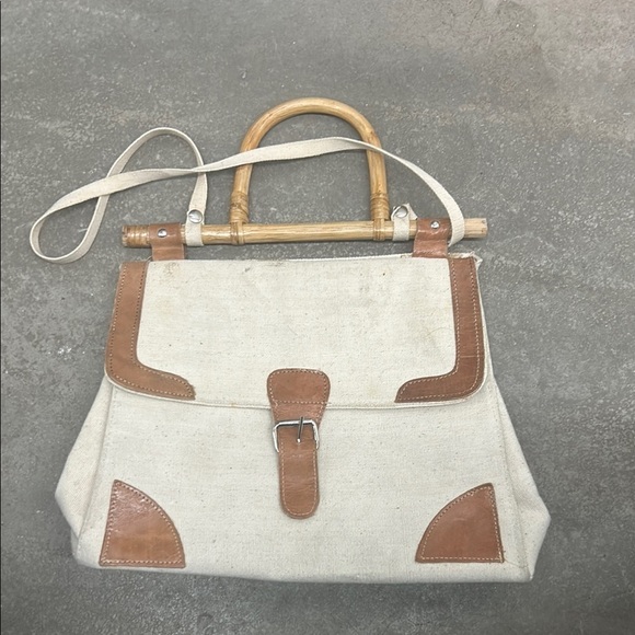 Elegant Tan and Cream Women's Handbag - Picture 1 of 2